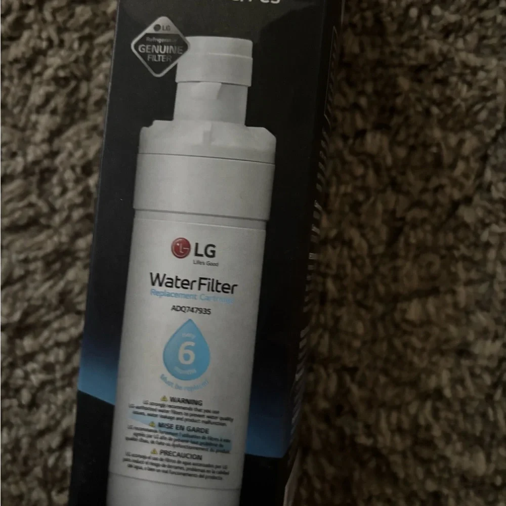 LG Water Filter Replacement Cartridge - Black and White